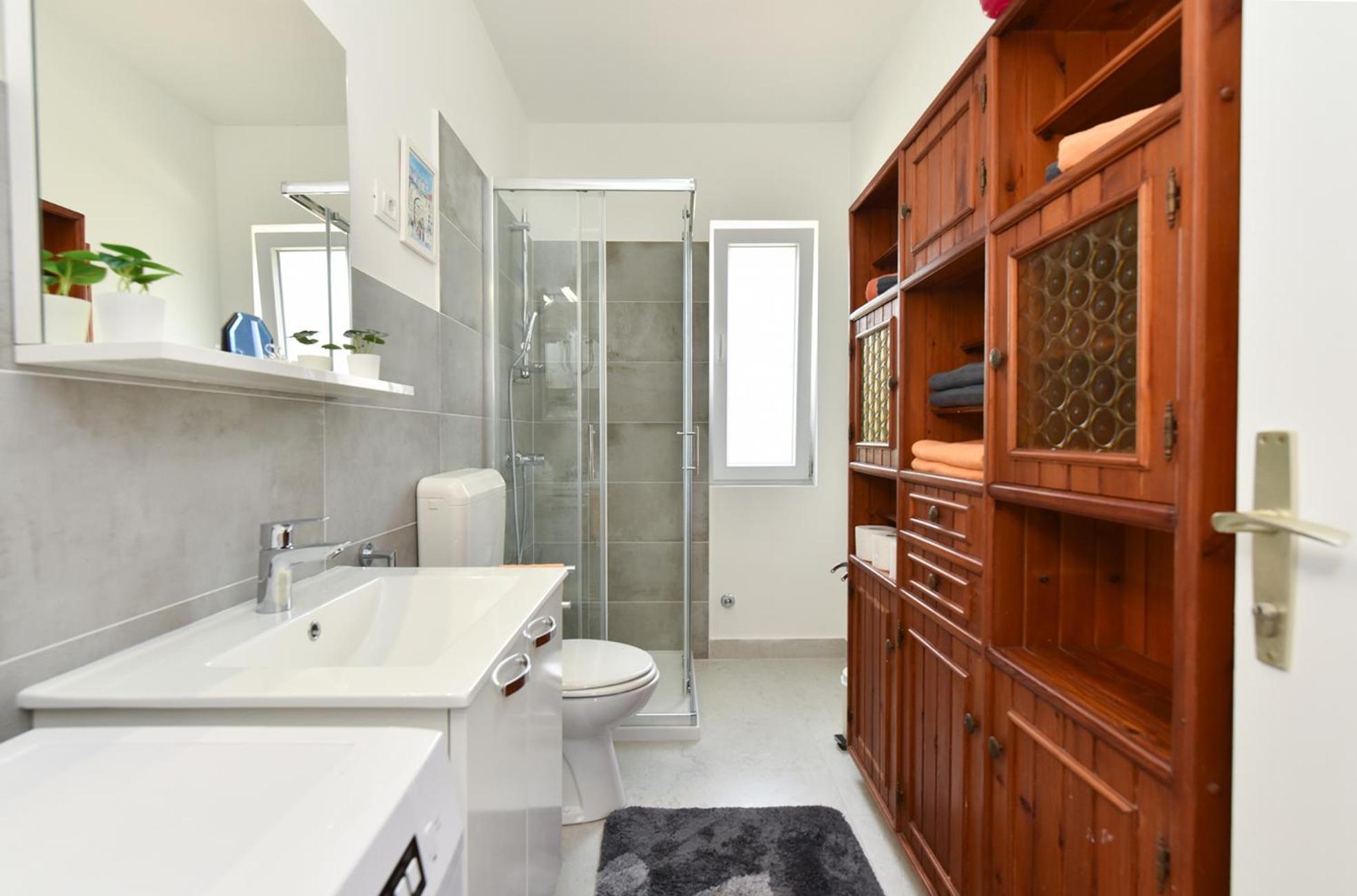 Davor 2330 Apartament